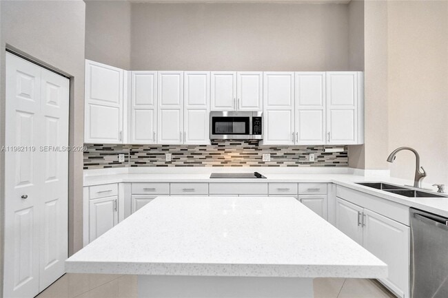 Building Photo - 8006 N Savannah Cir