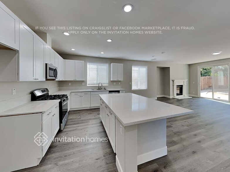 Building Photo - 4050 Coratina Way