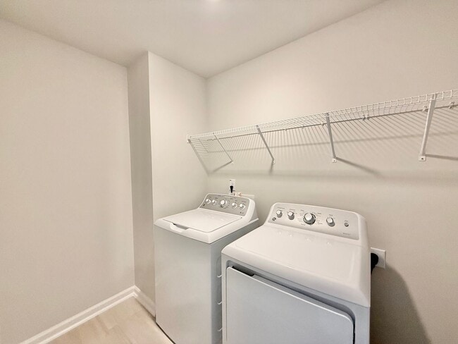 Building Photo - Stunning New Construction 3BD, 2.5BA End Unit Morrisville Townhome with Premier HOA Amenities in ...