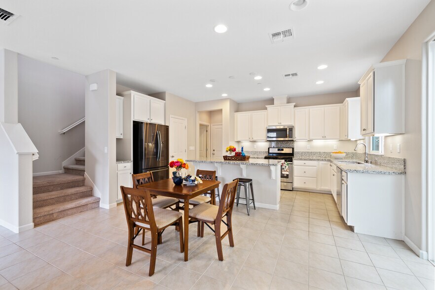 Building Photo - 16523 Alexander Ln