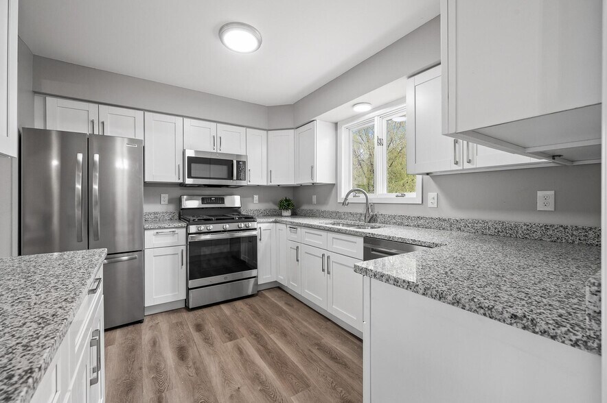 Building Photo - 5801 Covington Ter