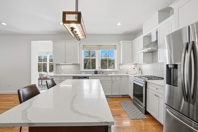 Building Photo - 279 W Central St