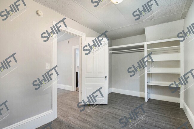 Building Photo - 214 Lexington #3: BEAUTIFUL updated three ...