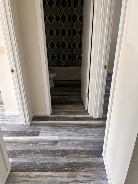 Building Photo - 530 Front St