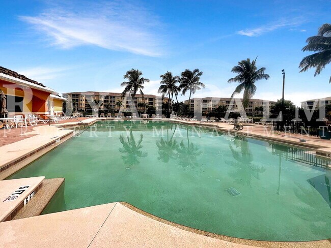 Building Photo - Estero 2BR Condo – Submit Your Application by 12/31 and Score $500 Off! (Plus, There's an Elevato...