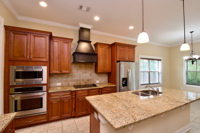 Building Photo - Executive Rental in Cypress Point S/D