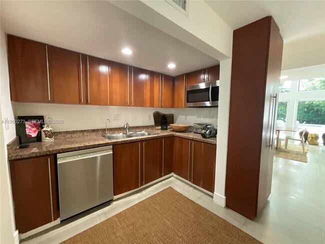 Building Photo - 2485 Inagua Ave