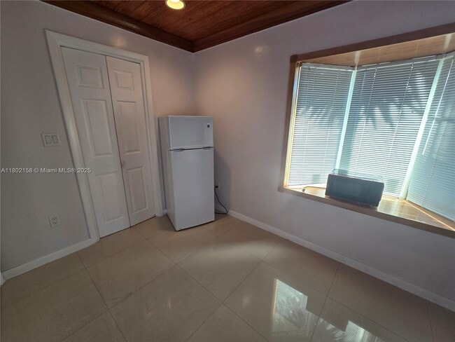 Building Photo - 19261 SW 118th Ct