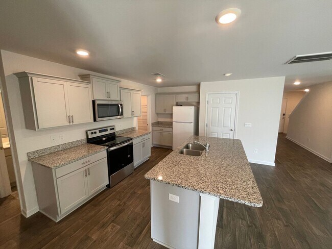 Building Photo - Complimentary Rent for a July ONLY Move in...