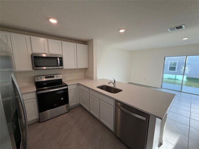 Building Photo - 6685 SW 81st Lp