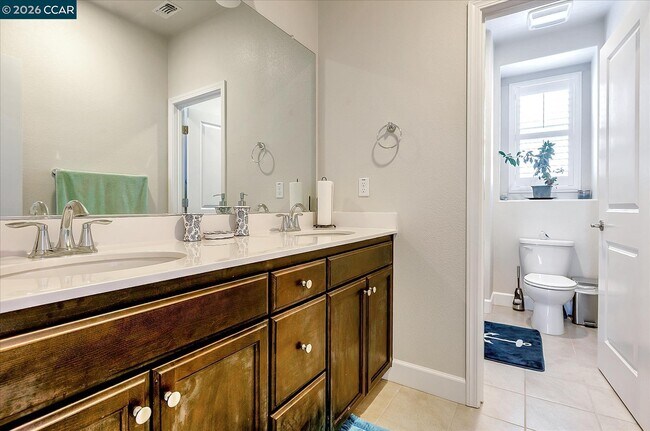 Building Photo - 582 Mandevilla Dr