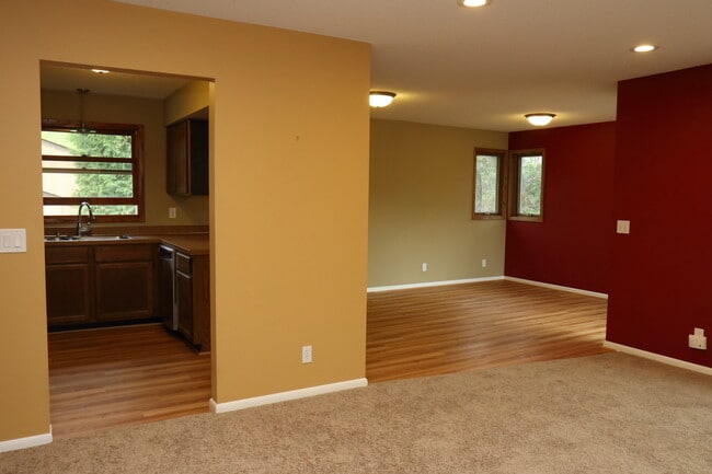 Kitchen / Dining - 7096 Stratford Rd