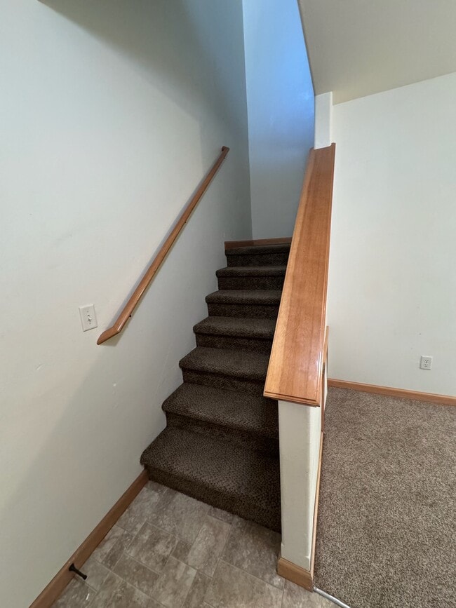 Building Photo - 376 Adeline Dr