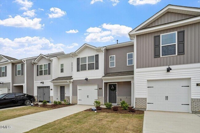 Building Photo - 24 Red Clover Dr