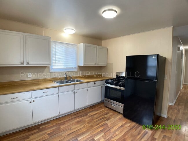 Building Photo - 3 Bedroom 1 Bathroom By Huff Park!!