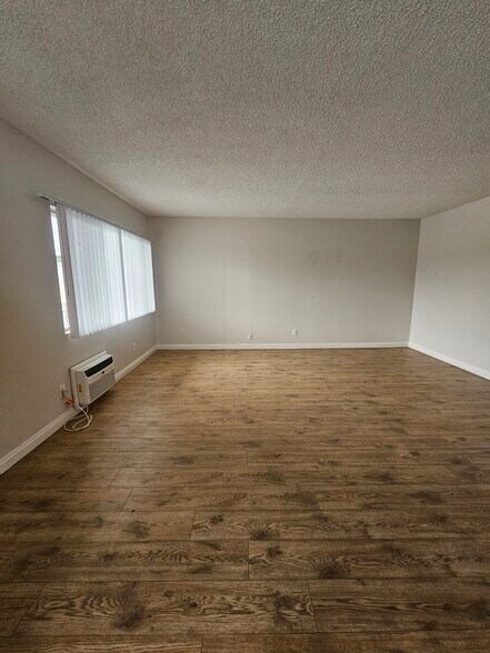 Building Photo - 1135 W I St