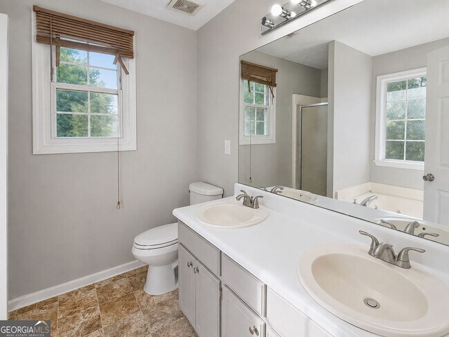Building Photo - 2657 Amberly Glen Dr