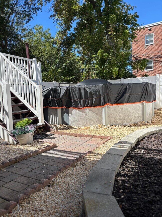 Building Photo - 12406 Dunks Ferry Rd