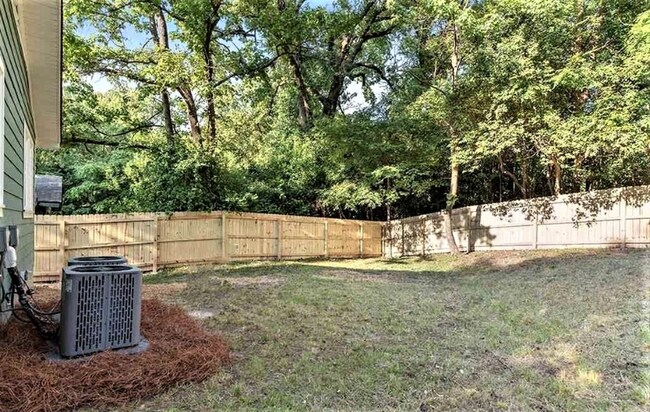 Building Photo - 116 N Hyde Park Ave