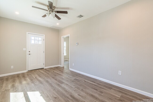 Building Photo - 307 W Lubbock St