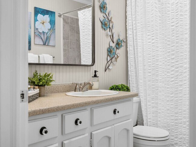 Building Photo - Immaculately Maintained 2 BR, 1 BA Short-Term Rental in Greer NO APPLICATION FEE if APPROVED