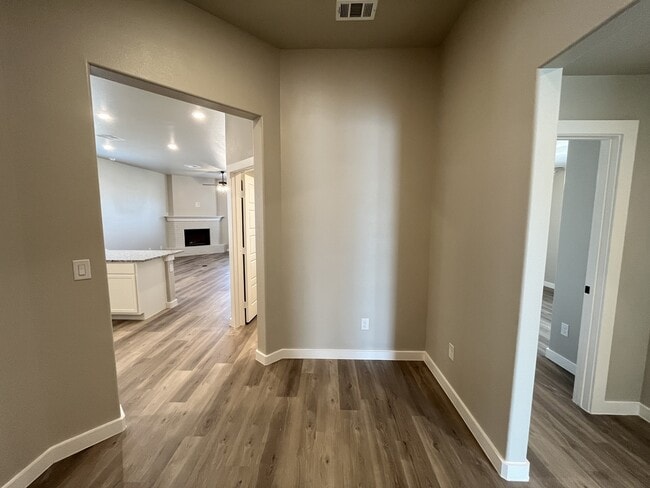 Building Photo - 3611 Urbana Pl