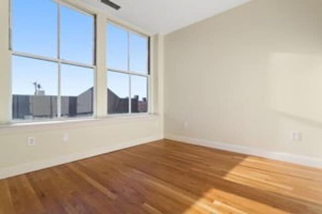 Building Photo - 107 Washington St