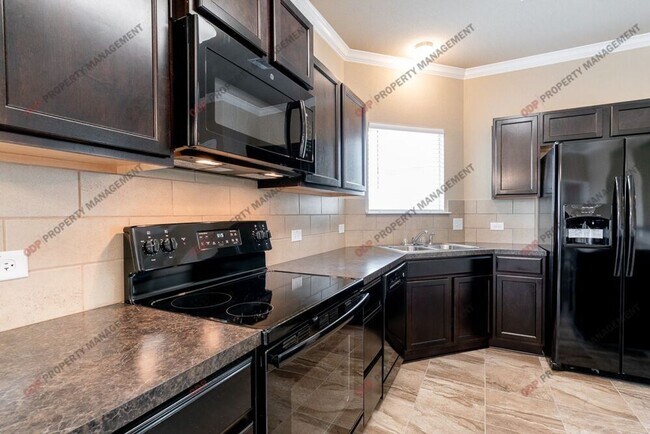 Building Photo - 2425 Bellmont