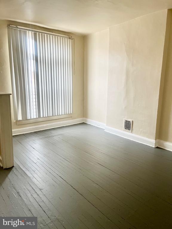 Building Photo - 1822 N Milton Ave