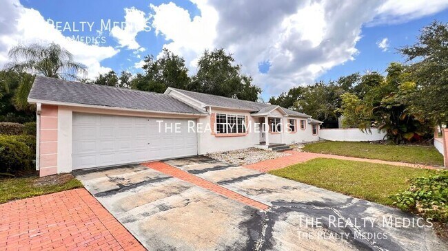 Building Photo - 1807 N Park Ave