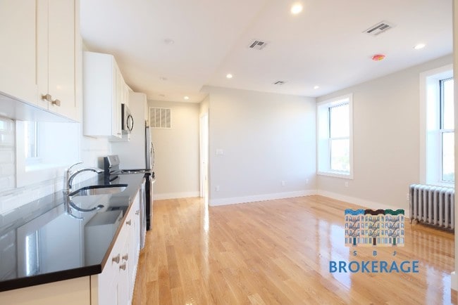 Building Photo - 70 Prospect Park SW