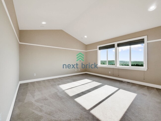 Building Photo - Stunning 4bed/2.5bath Norris Home with a V...