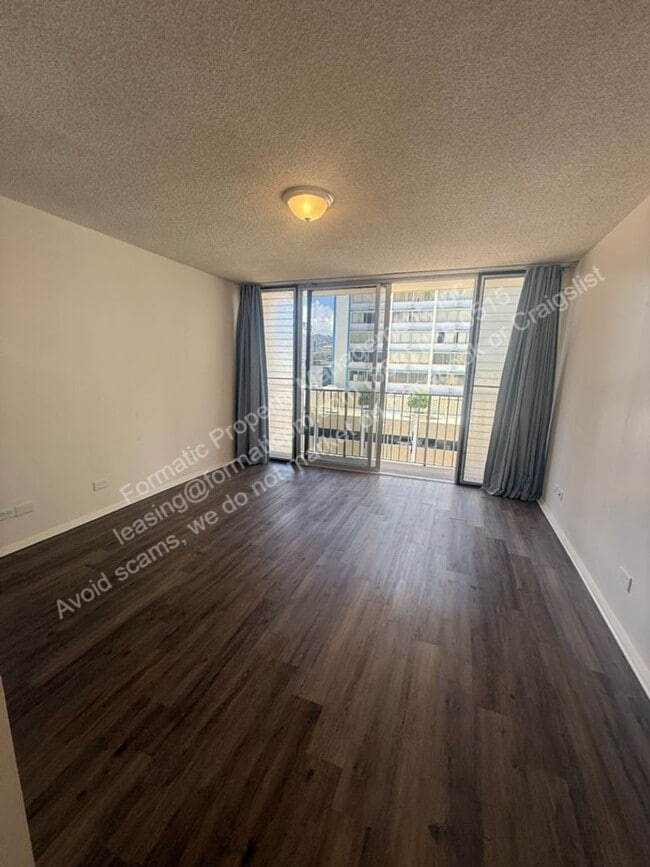 Building Photo - 1561 Kanunu St