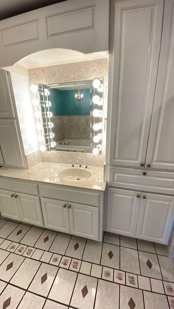 Building Photo - 3 BD 2 BA Home in the Bayou View School Di...