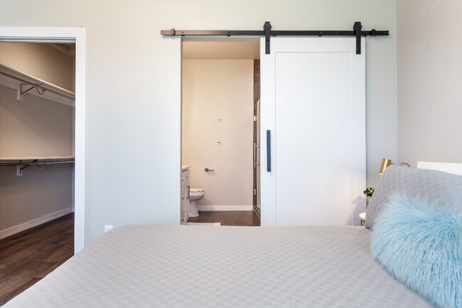 Building Photo - Fully Furnished New 5 Bed, 3 Bath Modern Home with over 3,241 Sq. Ft. on 2 Acres- MEAD SCHOOL DIS...