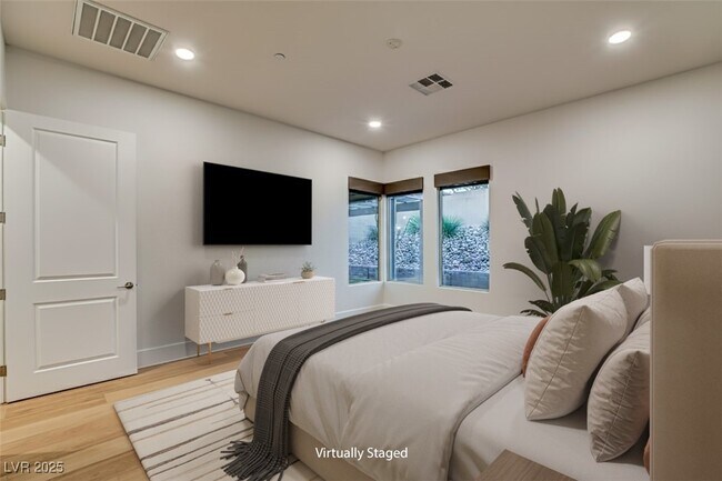 Building Photo - 2560 Bridle Oaks Ct