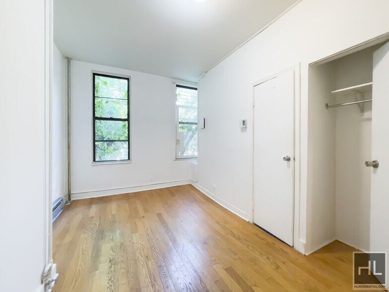 Building Photo - 2BR 2BA On Bushwick/Ridgewood Border
