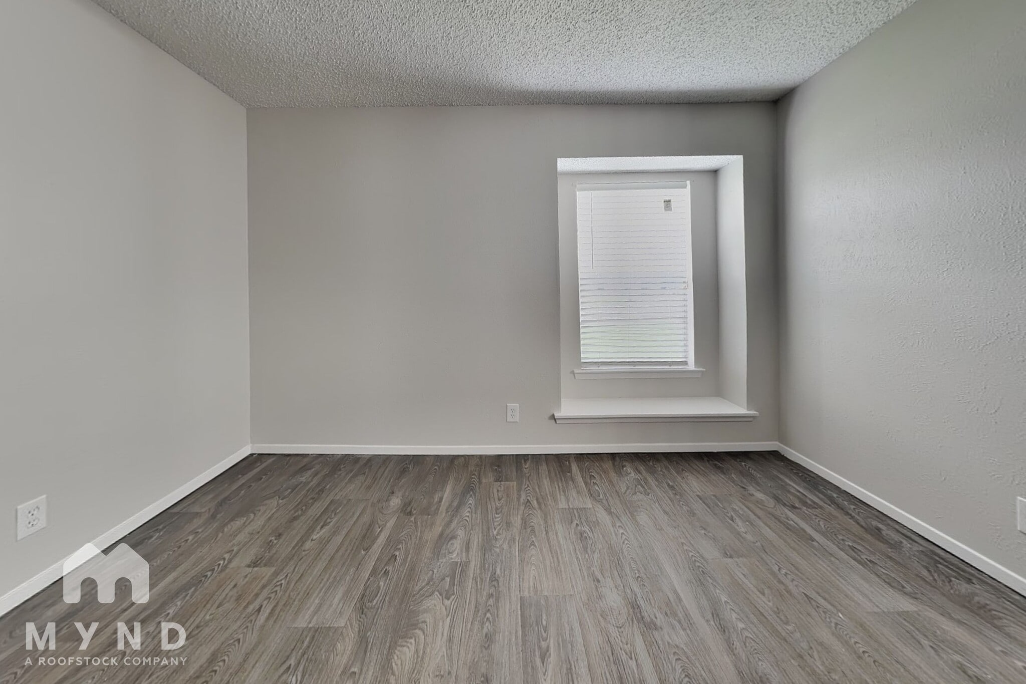 Building Photo - 408 Park Center Blvd