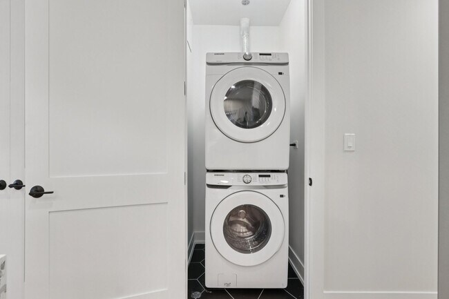 Building Photo - 4119 N Ashland Ave