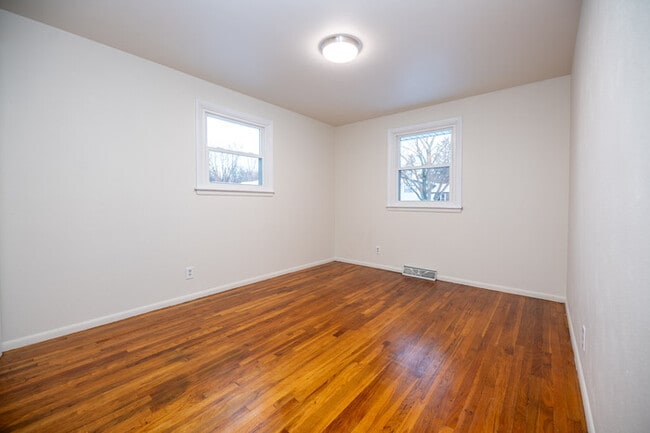 Building Photo - Home in Far North Peoria