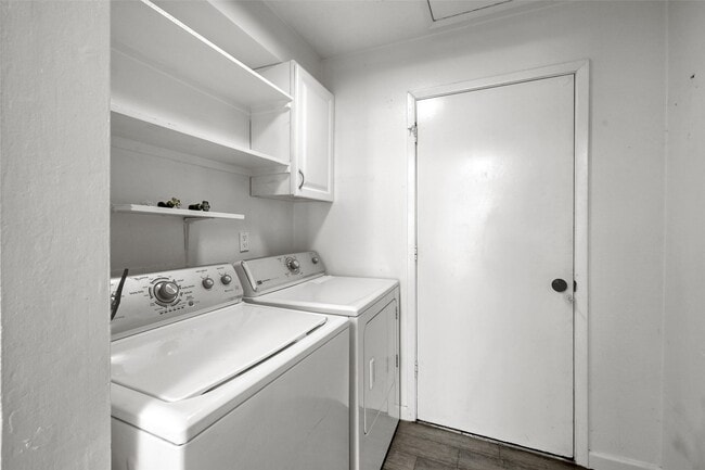 Building Photo - 9 Birchcane Dr