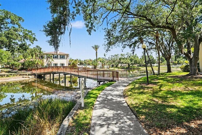 Building Photo - 10346 Carrollwood Ln