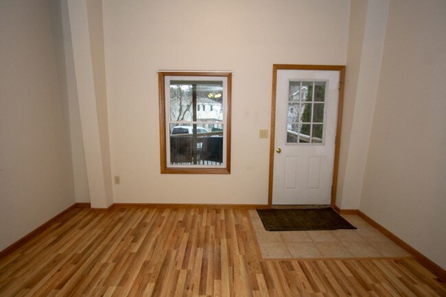 Building Photo - 12 Gas Plant Road Unit 6