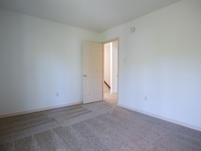 Building Photo - Bright 4-Bedroom Home in Midlothian!
