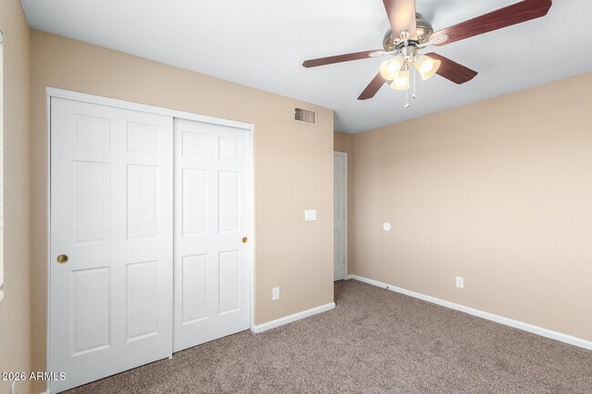 Building Photo - 6121 E Saddleback St