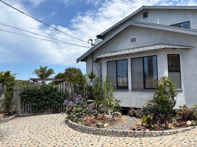 House front - 1252 Basswood Ave