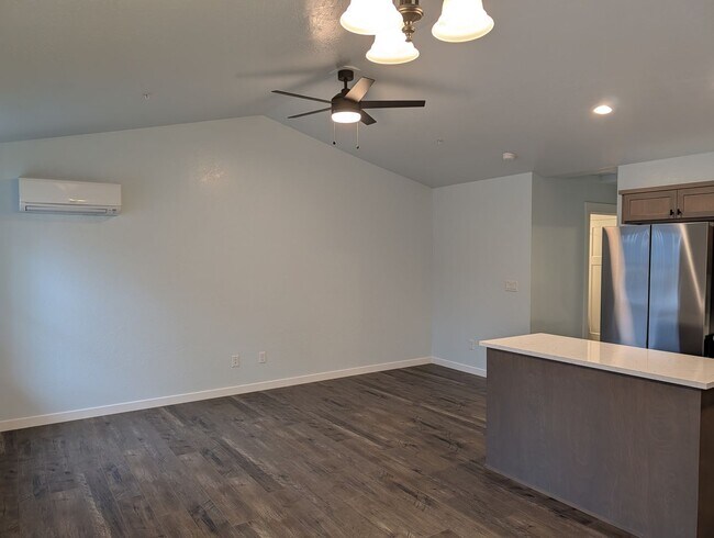 Building Photo - Brand New Single Level Home