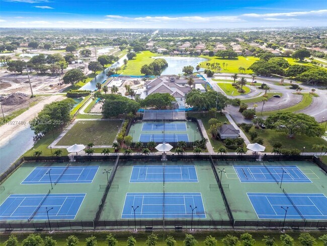 Building Photo - 2665 SE 28th St