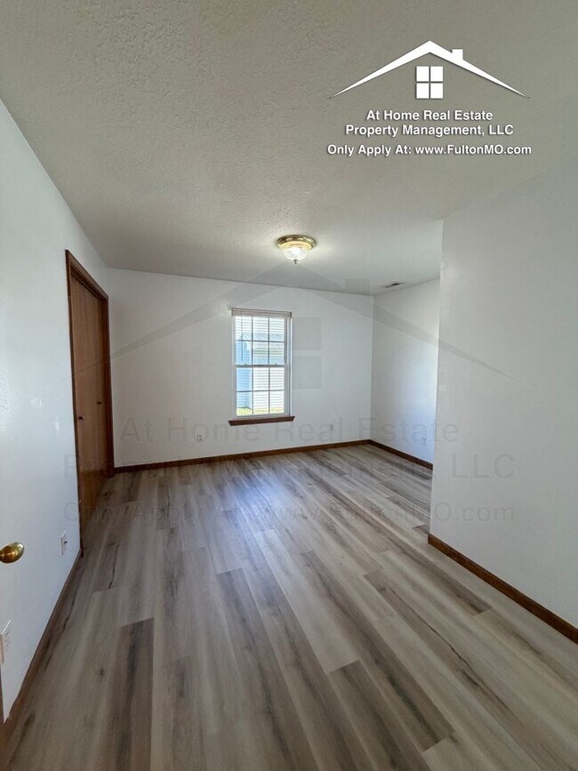 Building Photo - 1117-1119 Ashton Circle East