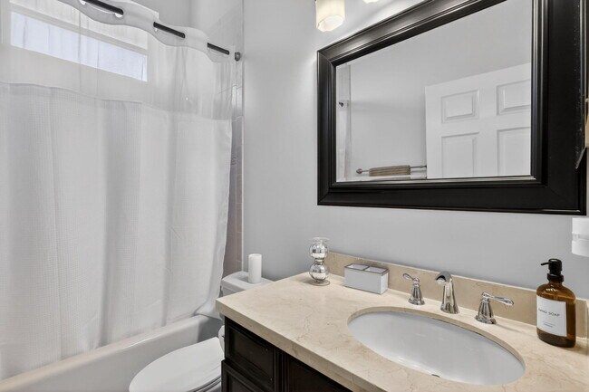 Building Photo - 1500 Firethorn Dr